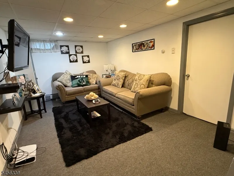 334 N 4Th Ave Hawthorne, NJ 07506