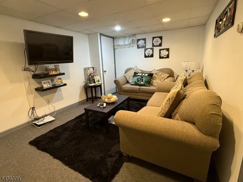334 N 4Th Ave Hawthorne, NJ 07506
