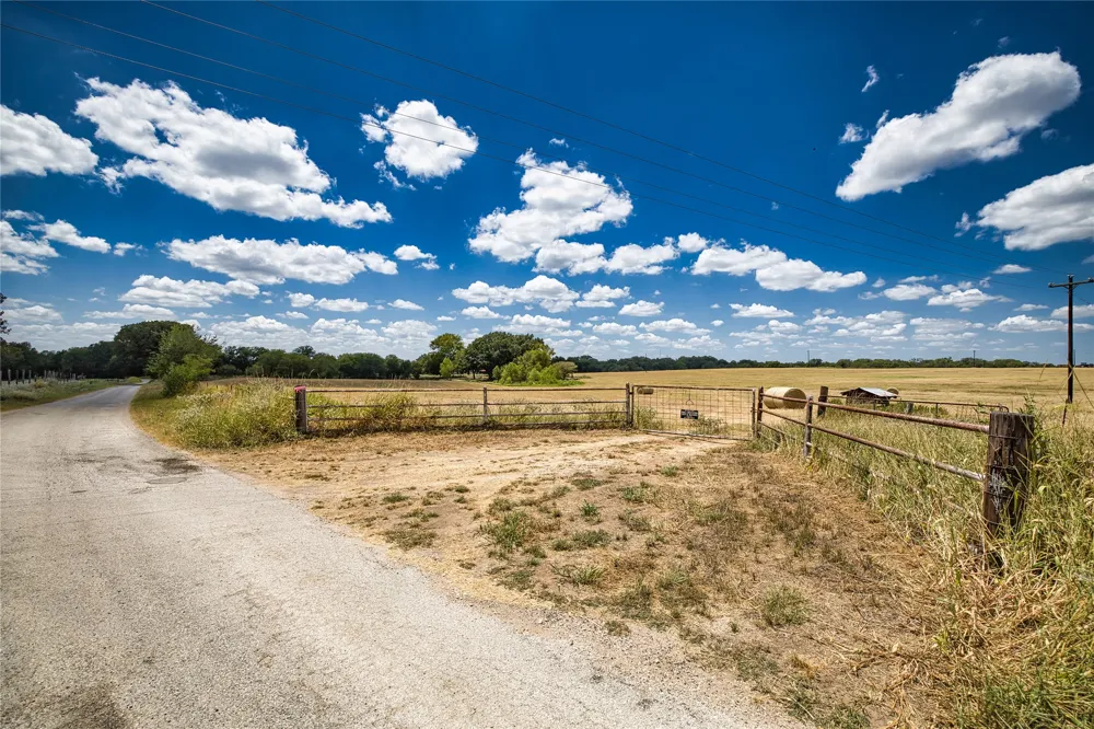 5510 Old McMahan Tract A Road Lockhart, TX 78644