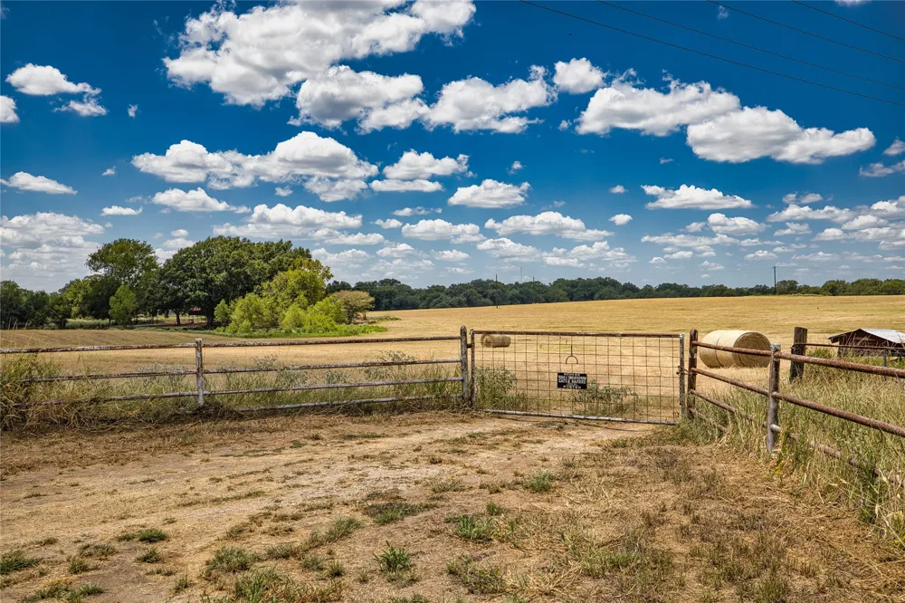 5510 Old McMahan Tract A Road Lockhart, TX 78644