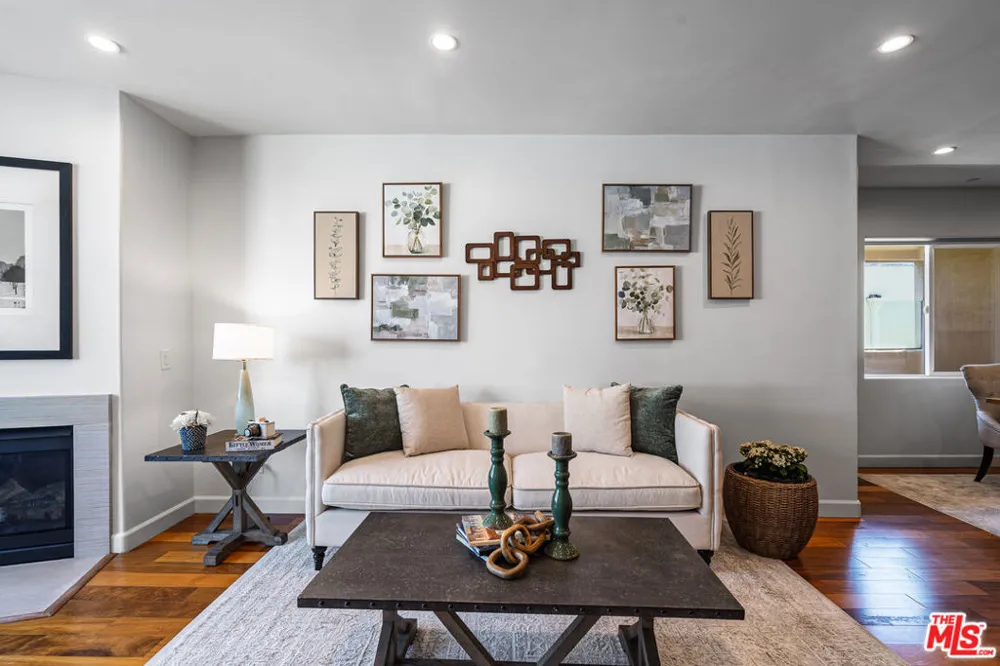 1540 Amherst Avenue #PH2 Los Angeles, CA 90025