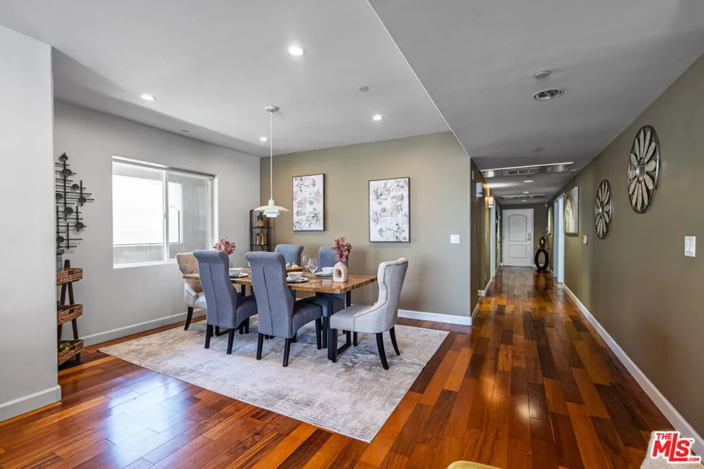 1540 Amherst Avenue #PH2 Los Angeles, CA 90025