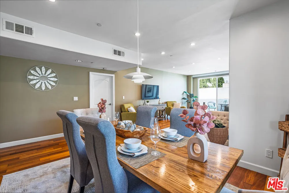 1540 Amherst Avenue #PH2 Los Angeles, CA 90025