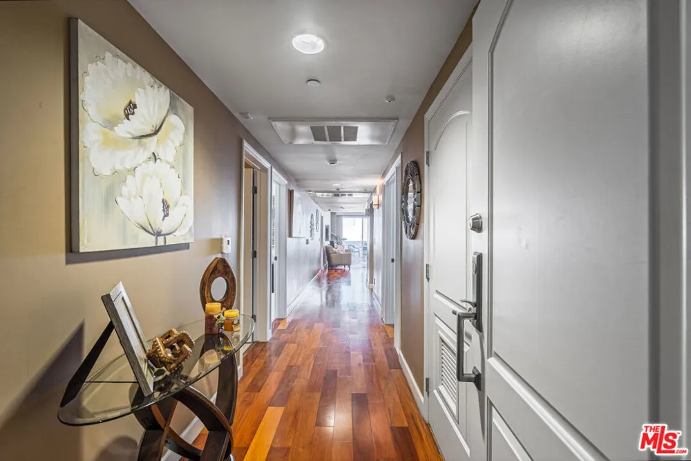 1540 Amherst Avenue #PH2 Los Angeles, CA 90025