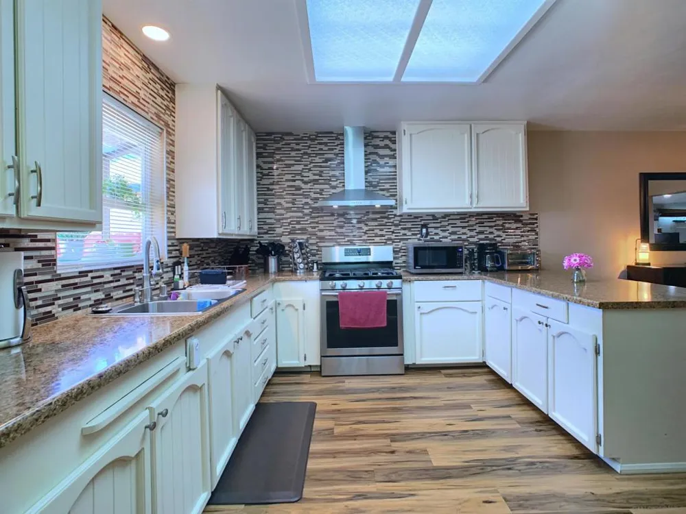 587 BROCKWOOD DR El Cajon, CA 92021