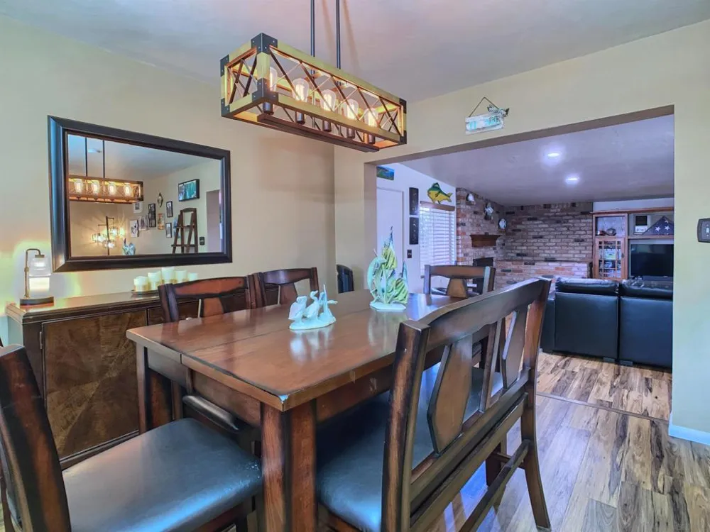 587 BROCKWOOD DR El Cajon, CA 92021