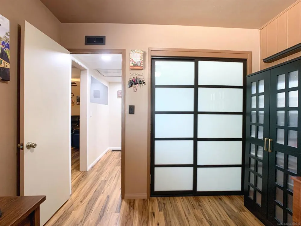 587 BROCKWOOD DR El Cajon, CA 92021