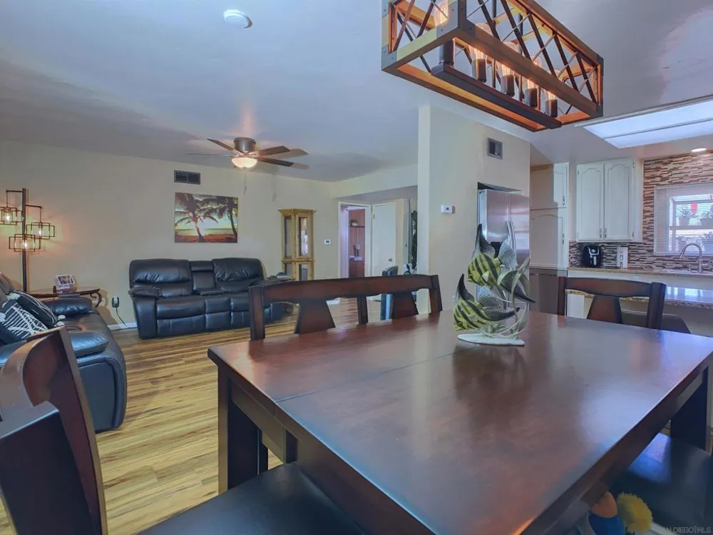 587 BROCKWOOD DR El Cajon, CA 92021