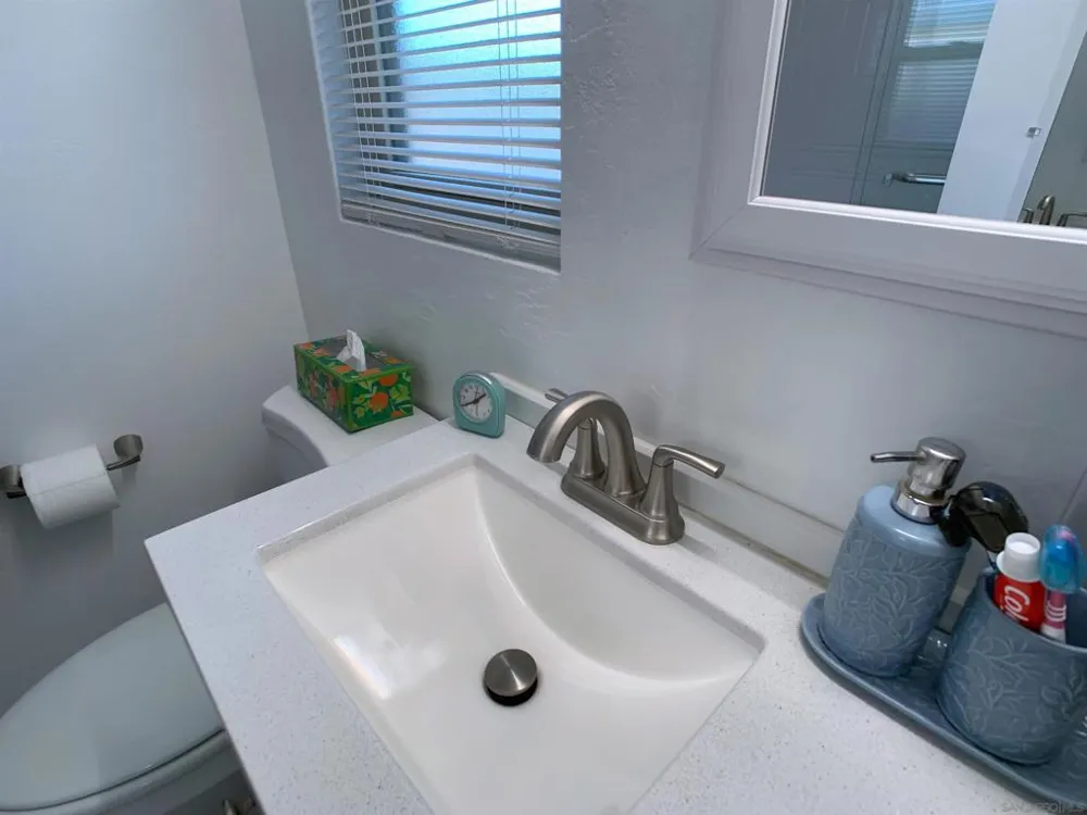 587 BROCKWOOD DR El Cajon, CA 92021