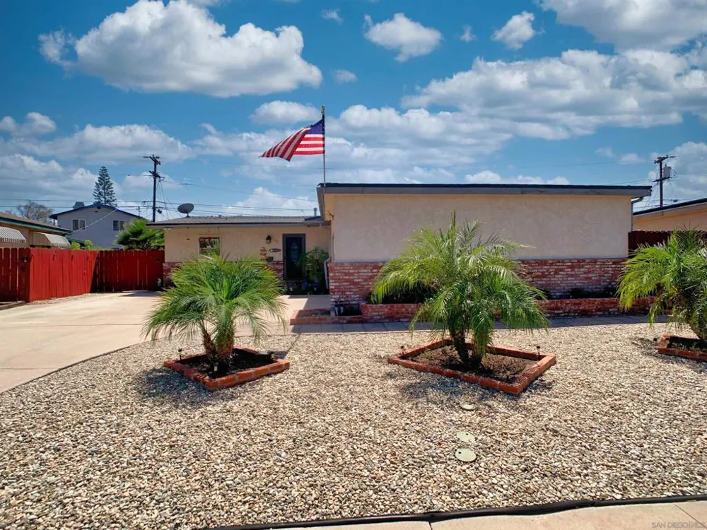 587 BROCKWOOD DR El Cajon, CA 92021