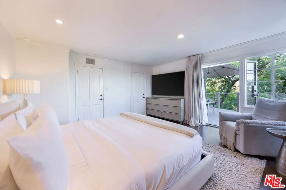 1398 Miller Drive Los Angeles, CA 90069