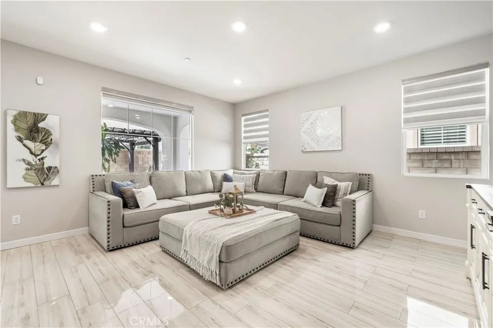 24158 Paseo Del Rancho Valencia, CA 91354