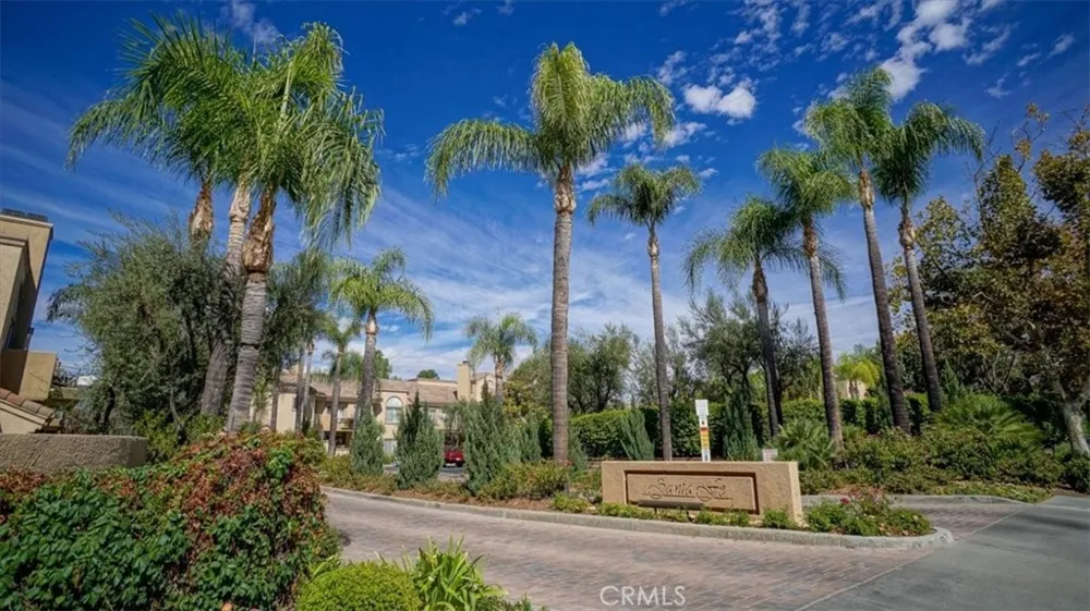 23709 Del Monte #219 Valencia, CA 91355