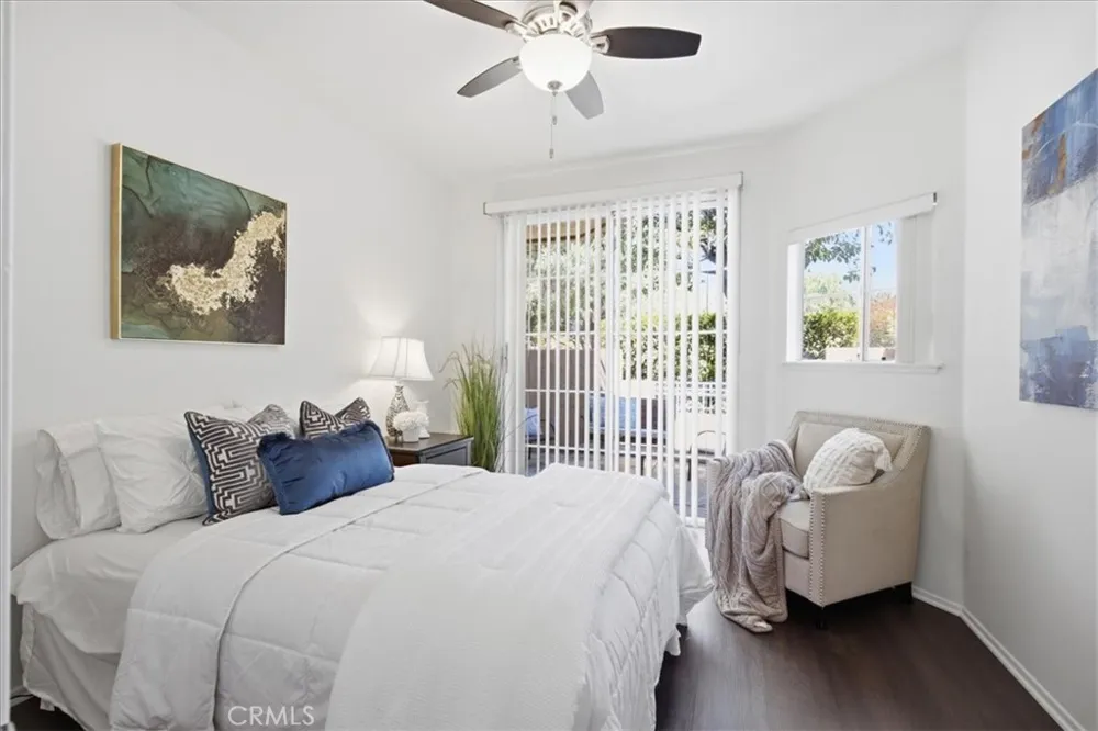 23709 Del Monte #219 Valencia, CA 91355