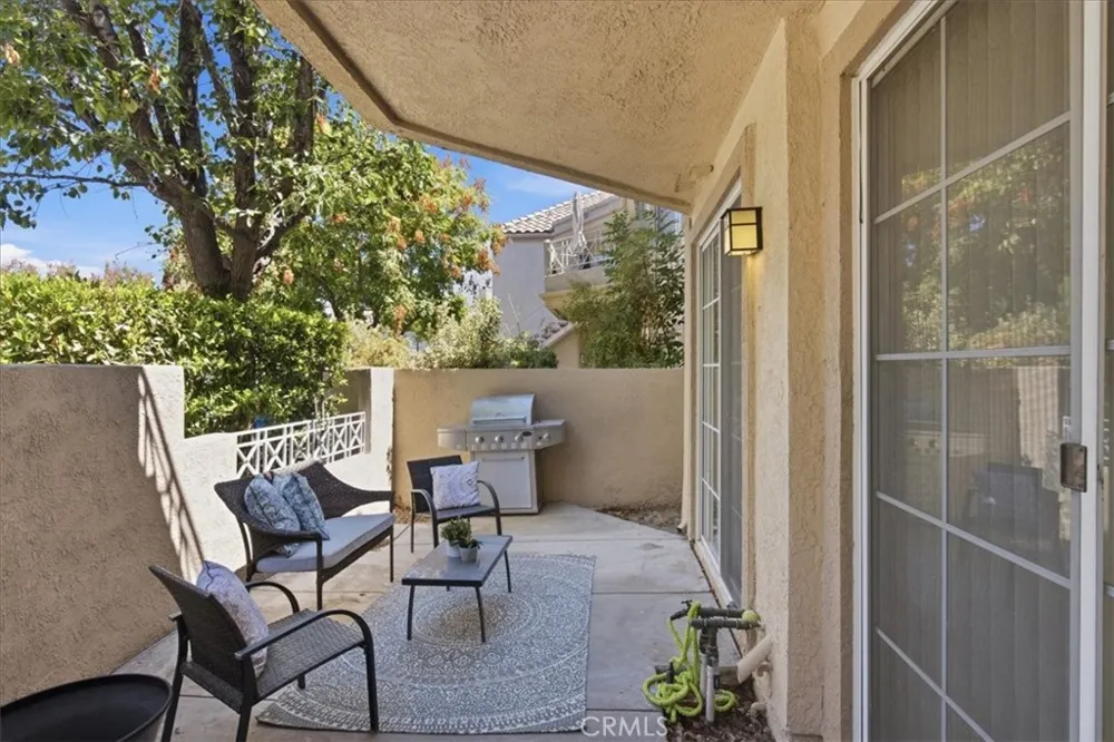 23709 Del Monte #219 Valencia, CA 91355
