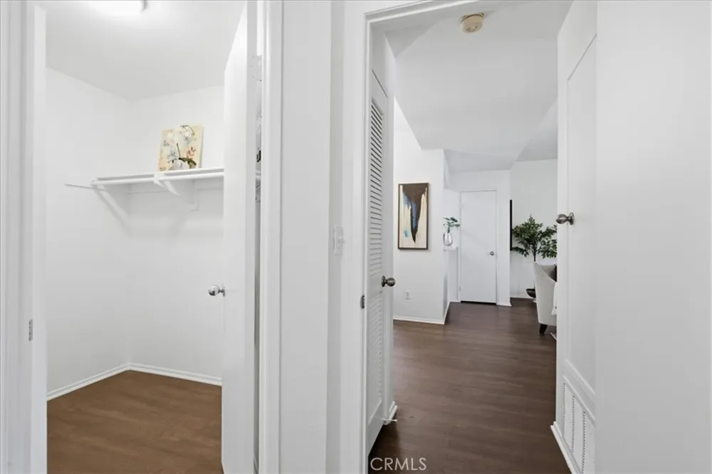 23709 Del Monte #219 Valencia, CA 91355