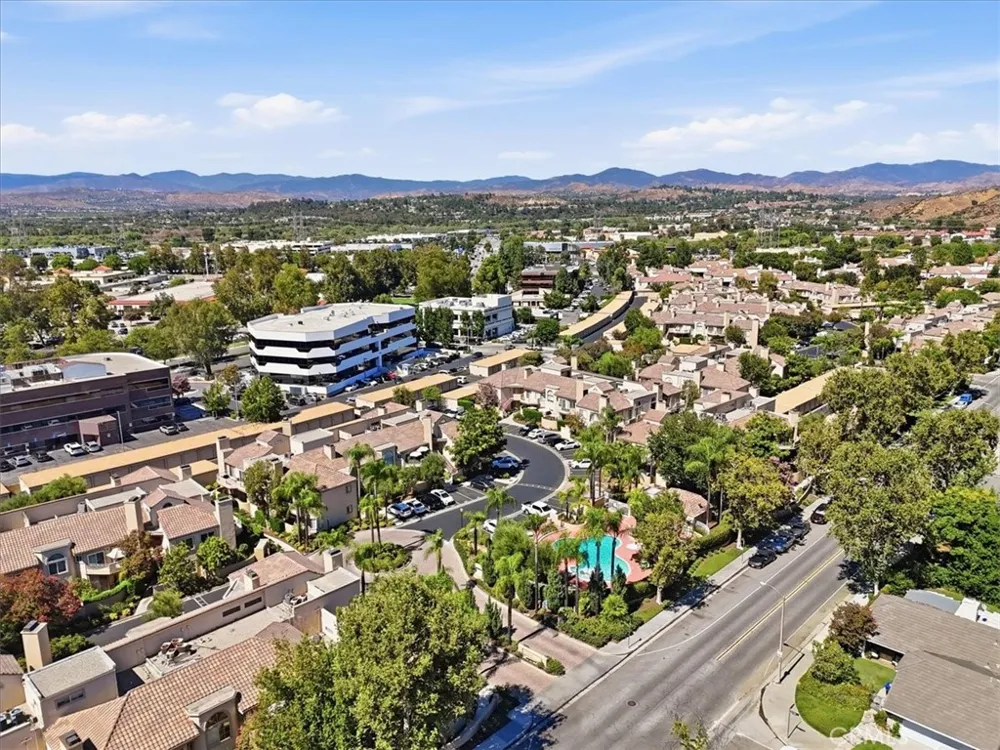 23709 Del Monte #219 Valencia, CA 91355