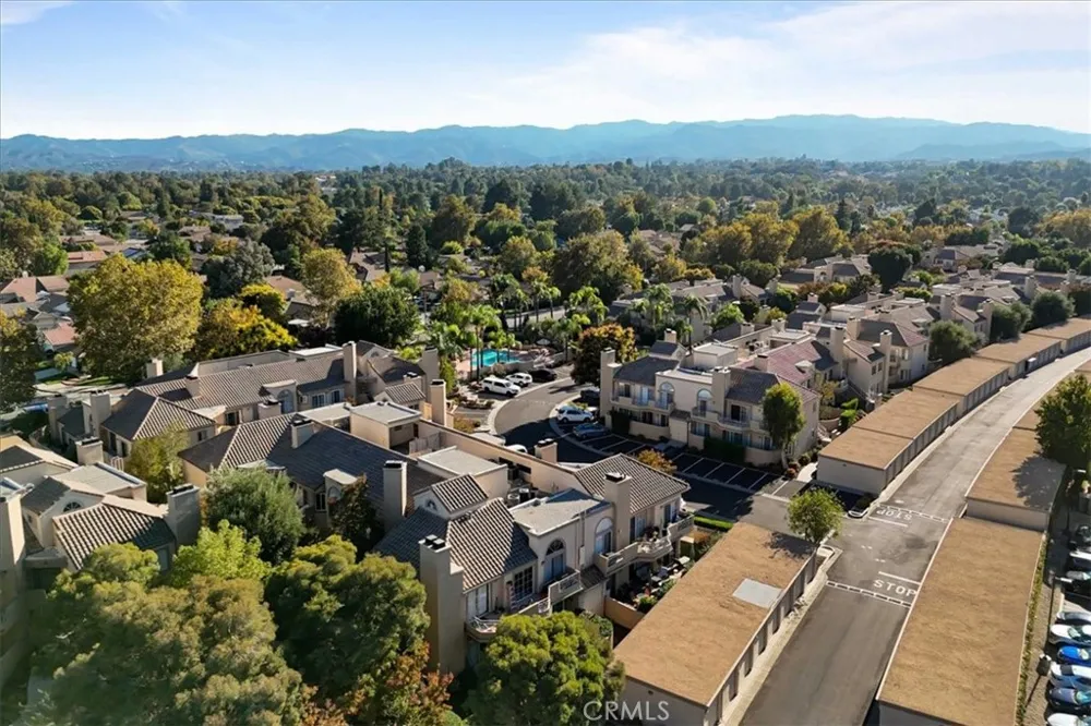 23709 Del Monte #219 Valencia, CA 91355