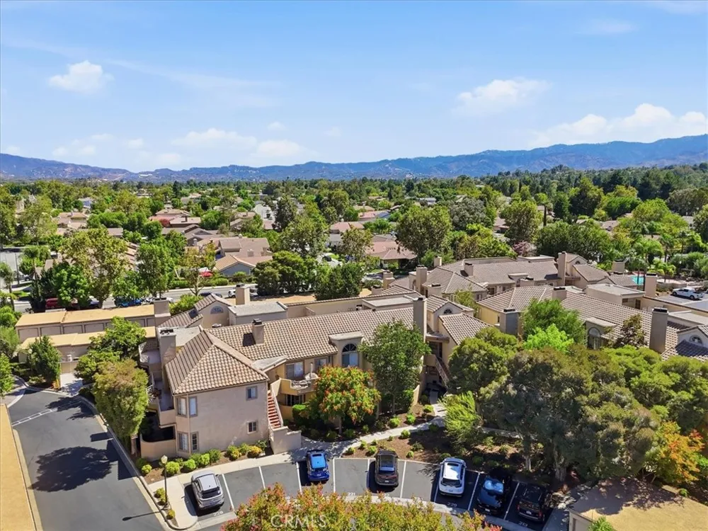 23709 Del Monte #219 Valencia, CA 91355