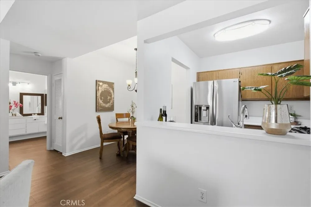23709 Del Monte #219 Valencia, CA 91355