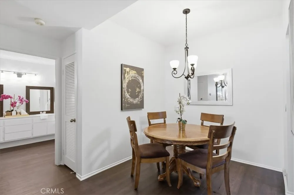 23709 Del Monte #219 Valencia, CA 91355