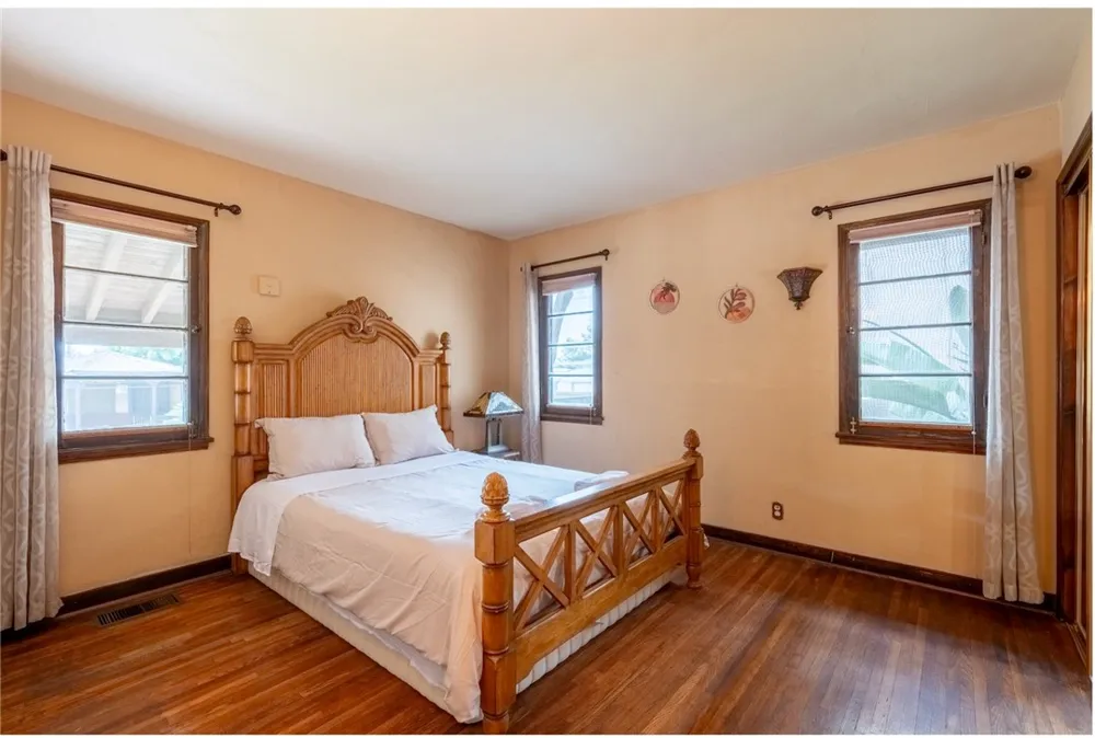 424 W 11th Azusa, CA 91702