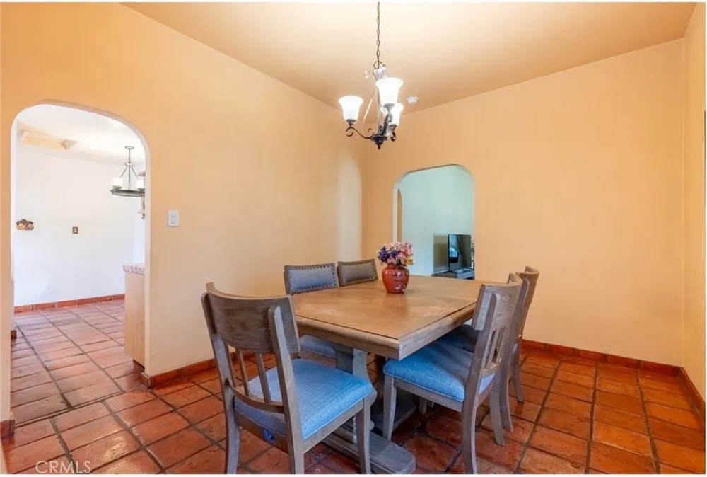424 W 11th Azusa, CA 91702