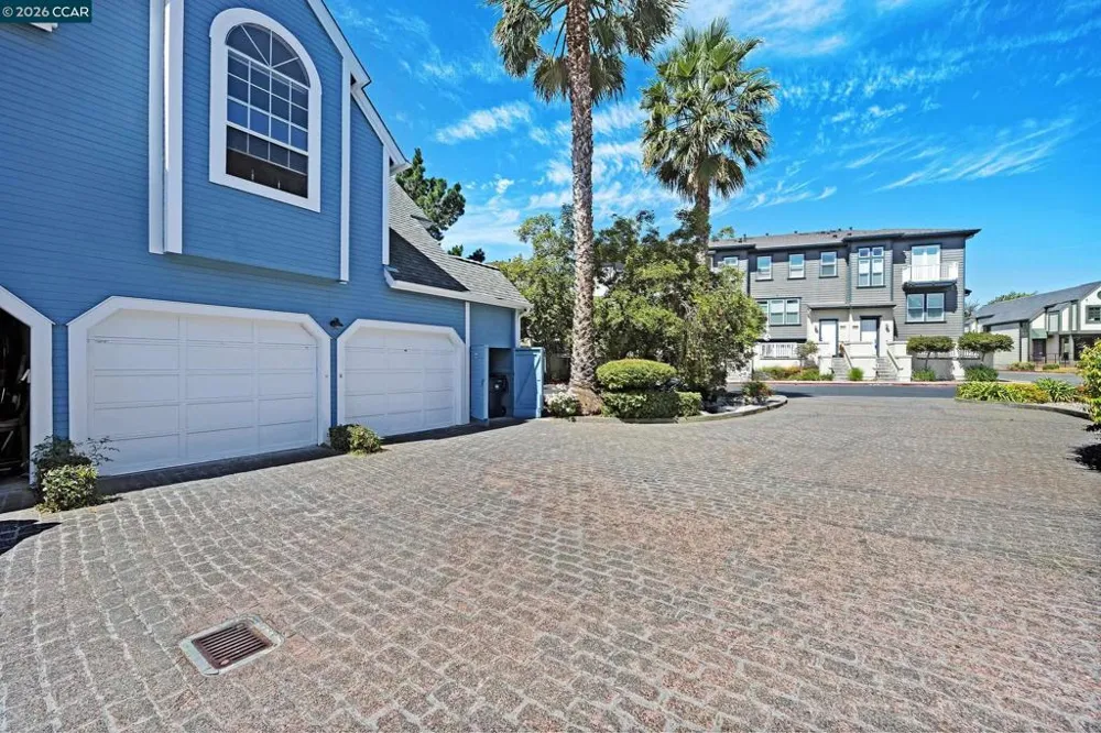332 Marina Village Way Benicia, CA 94510