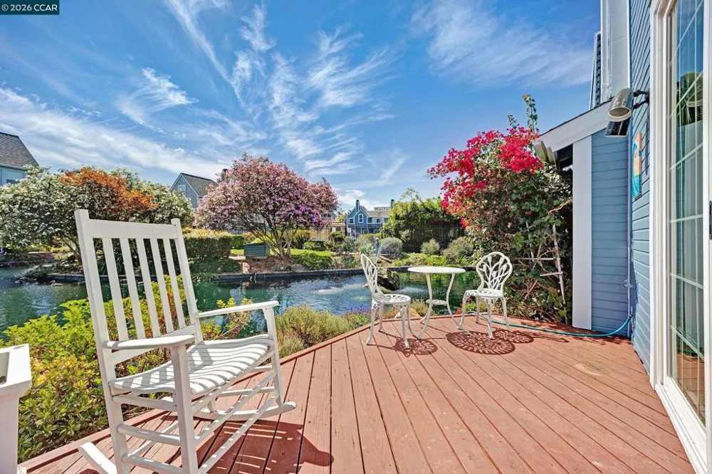 332 Marina Village Way Benicia, CA 94510