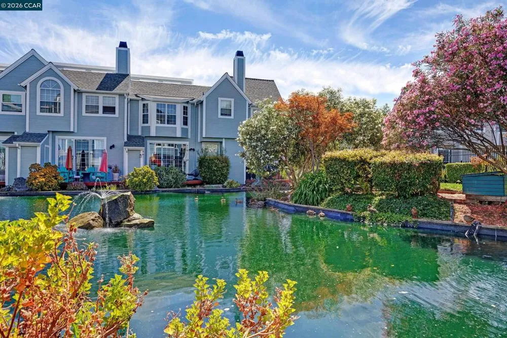 332 Marina Village Way Benicia, CA 94510