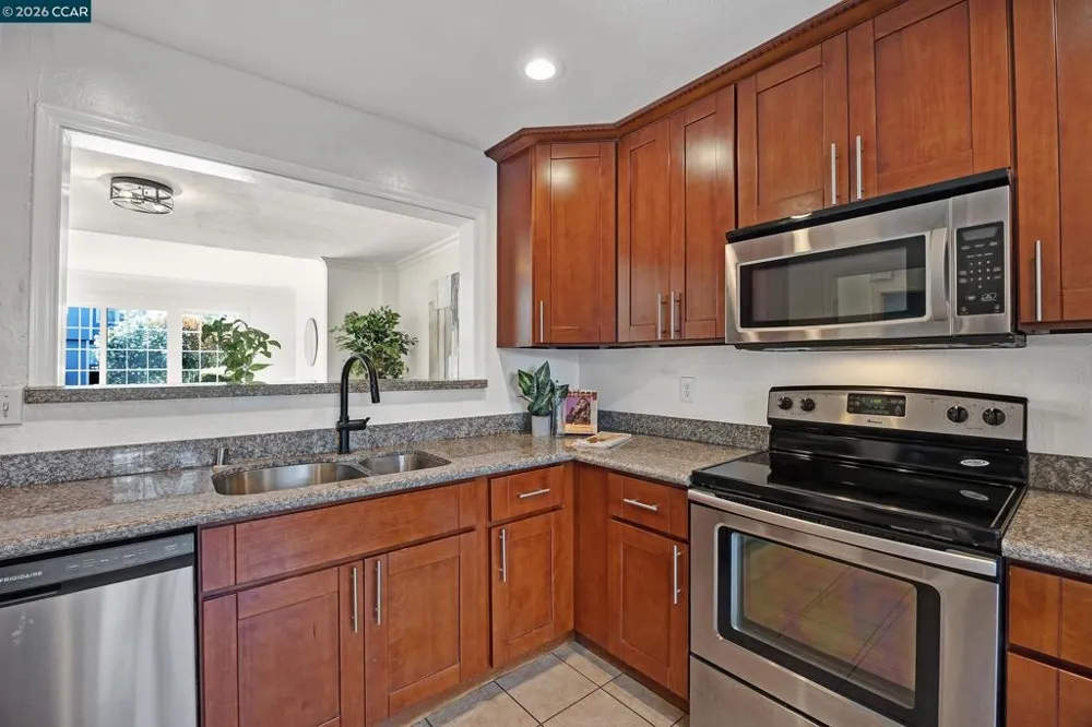 332 Marina Village Way Benicia, CA 94510