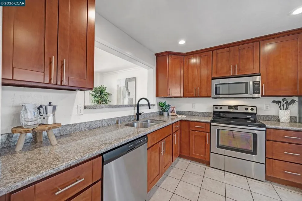 332 Marina Village Way Benicia, CA 94510