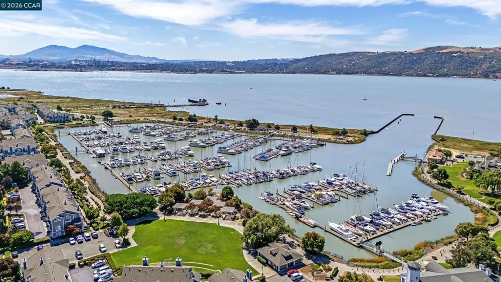 332 Marina Village Way Benicia, CA 94510