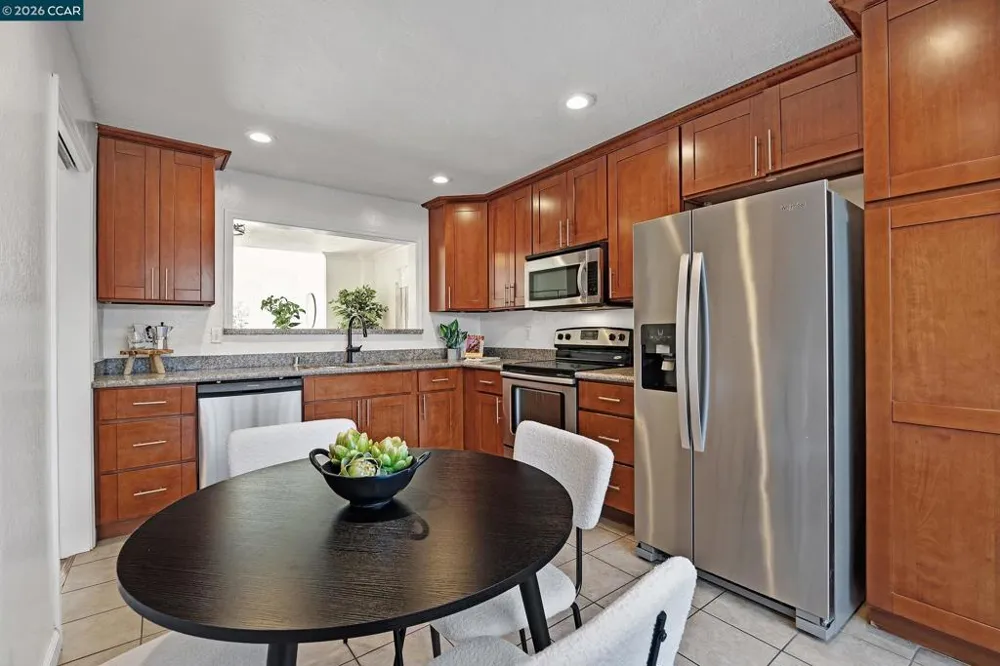 332 Marina Village Way Benicia, CA 94510