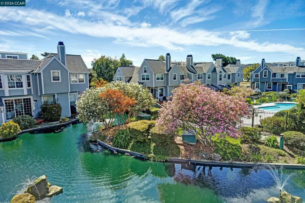 332 Marina Village Way Benicia, CA 94510