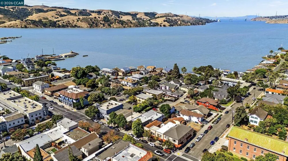 332 Marina Village Way Benicia, CA 94510