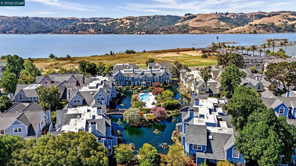 332 Marina Village Way Benicia, CA 94510