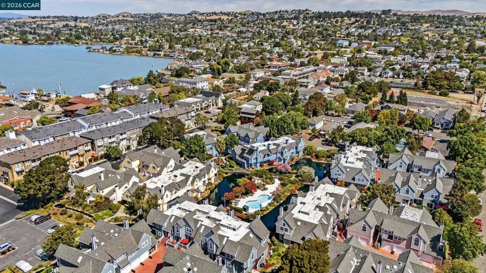 332 Marina Village Way Benicia, CA 94510