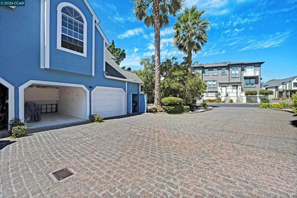 332 Marina Village Way Benicia, CA 94510