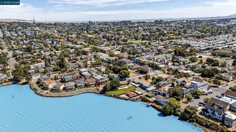 332 Marina Village Way Benicia, CA 94510