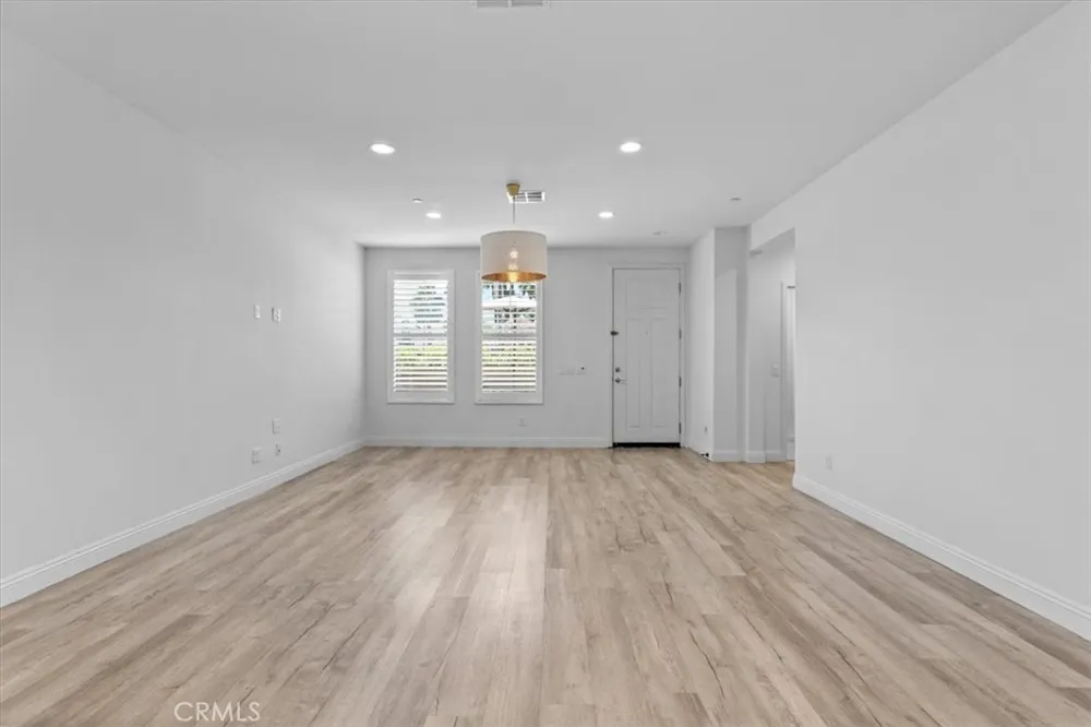 1821 Poppy Drive #5 Simi Valley, CA 93065
