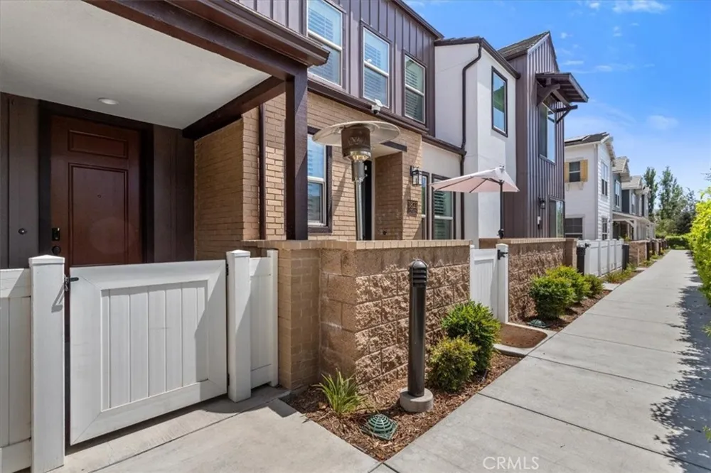 1821 Poppy Drive #5 Simi Valley, CA 93065
