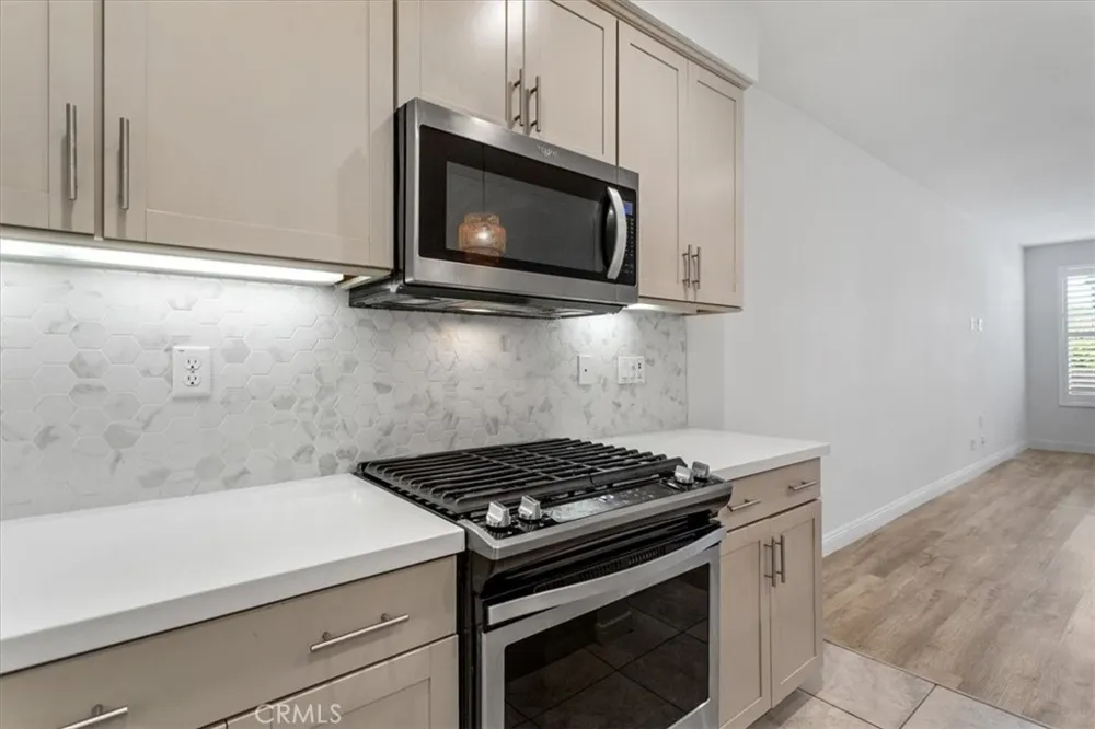 1821 Poppy Drive #5 Simi Valley, CA 93065