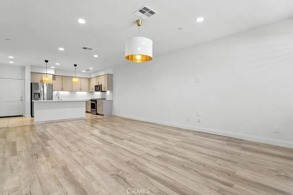 1821 Poppy Drive #5 Simi Valley, CA 93065