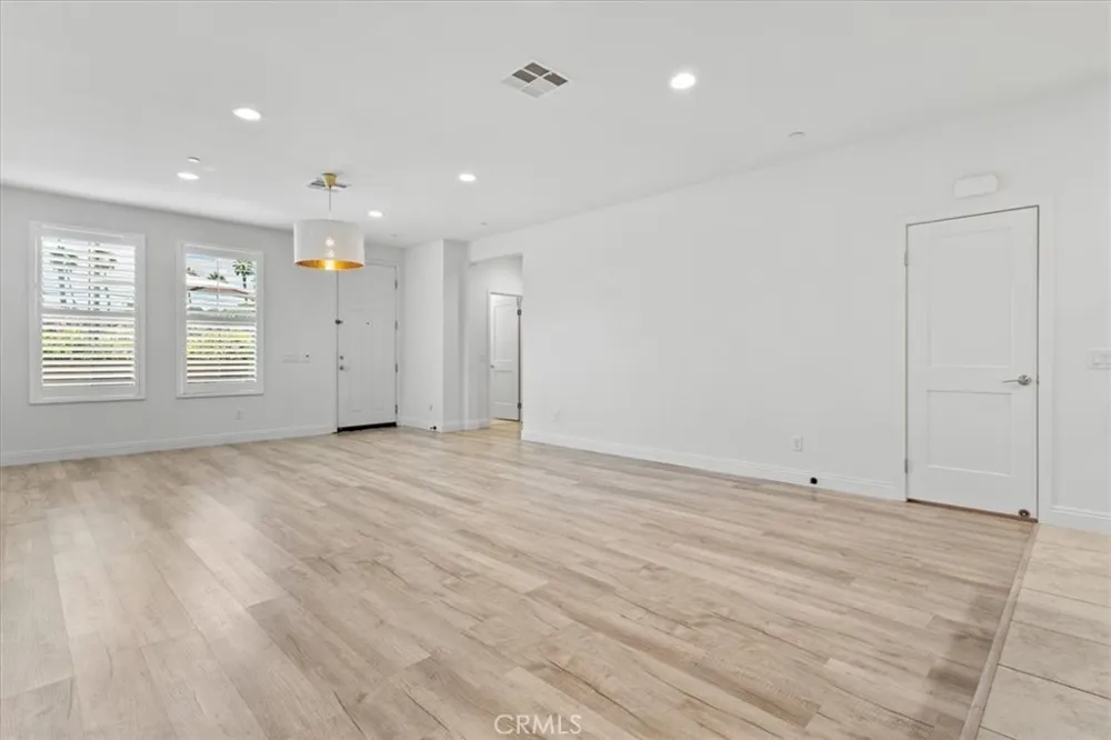 1821 Poppy Drive #5 Simi Valley, CA 93065