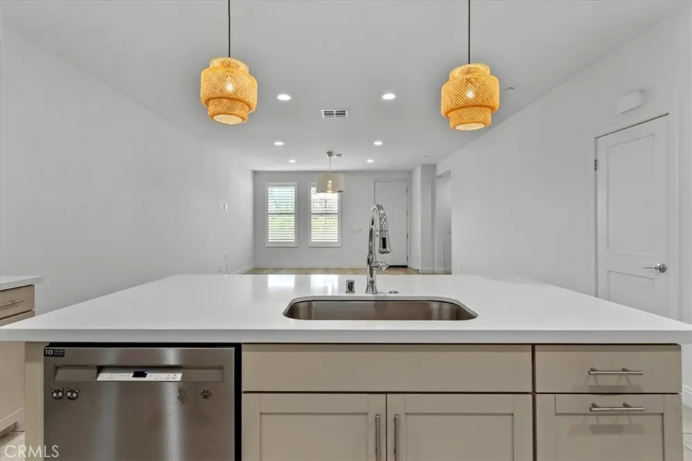 1821 Poppy Drive #5 Simi Valley, CA 93065