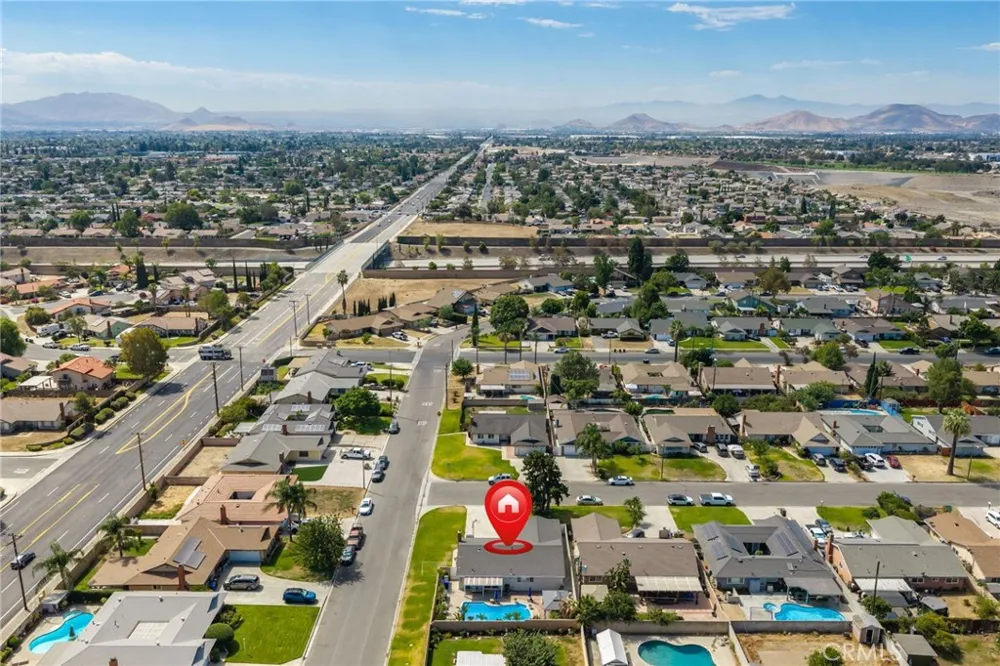 19266 Arbeth Street Rialto, CA 92377