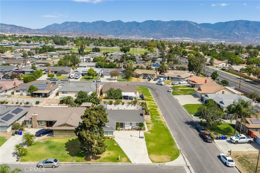 19266 Arbeth Street Rialto, CA 92377