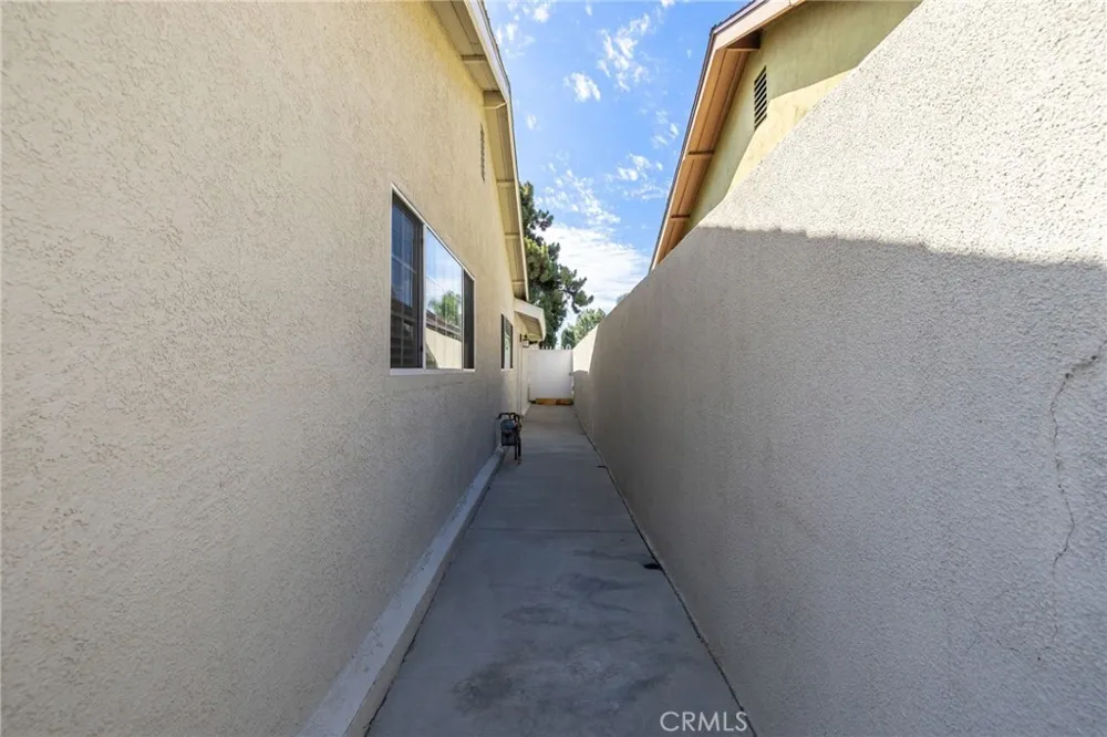 19266 Arbeth Street Rialto, CA 92377