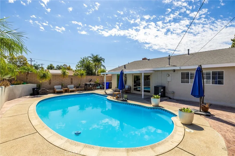 19266 Arbeth Street Rialto, CA 92377